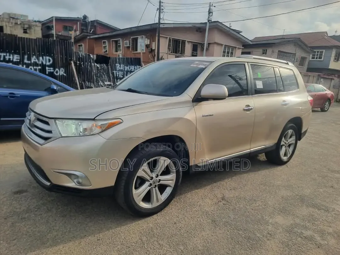 Toyota Highlander 2011 Gold