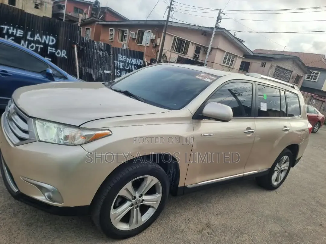 Toyota Highlander 2011 Gold