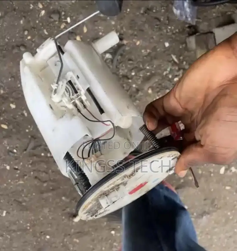Fuel Pump, Toyota Venza Complete Pump.
