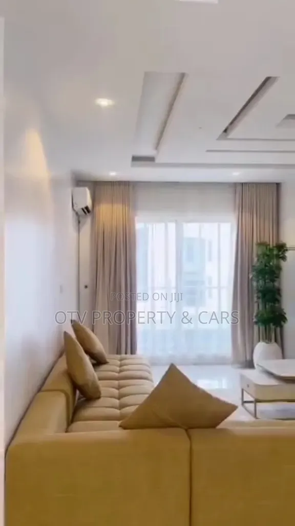 3bdrm Apartment in Lekki Phase 1 for sale