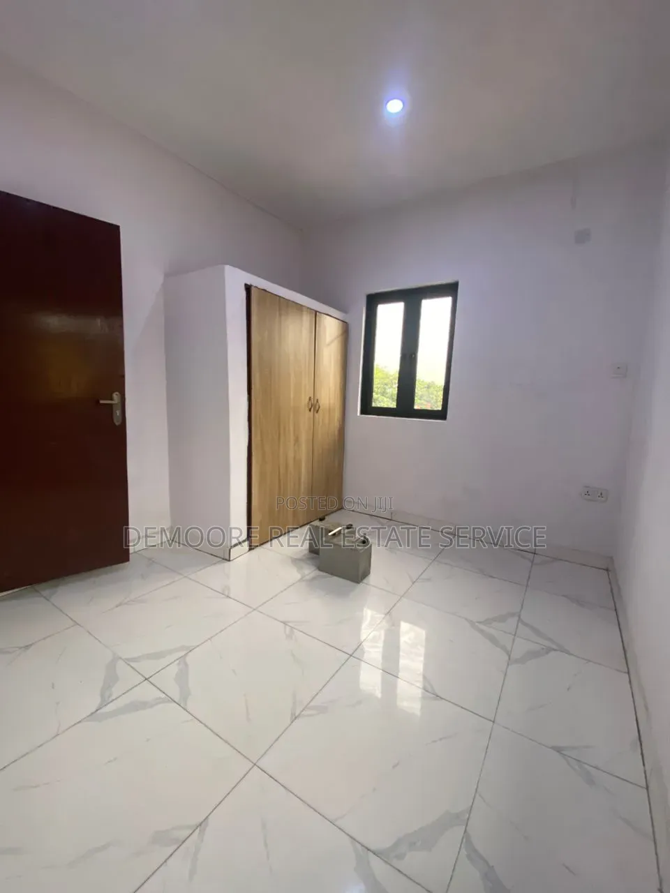 3bdrm Apartment in Jakande Estate, Oke-Afa for rent