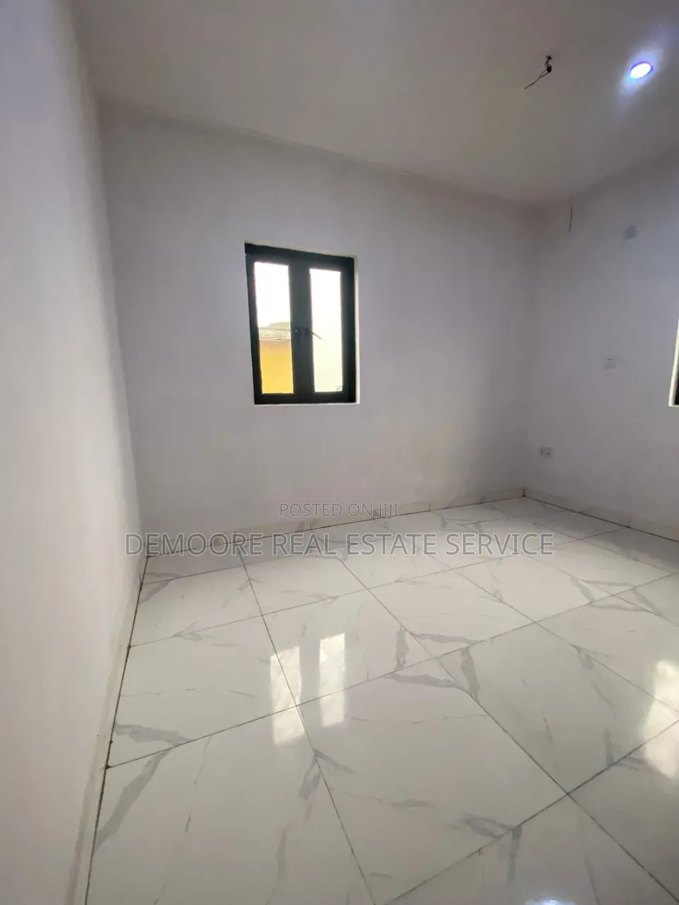 3bdrm Apartment in Jakande Estate, Oke-Afa for rent