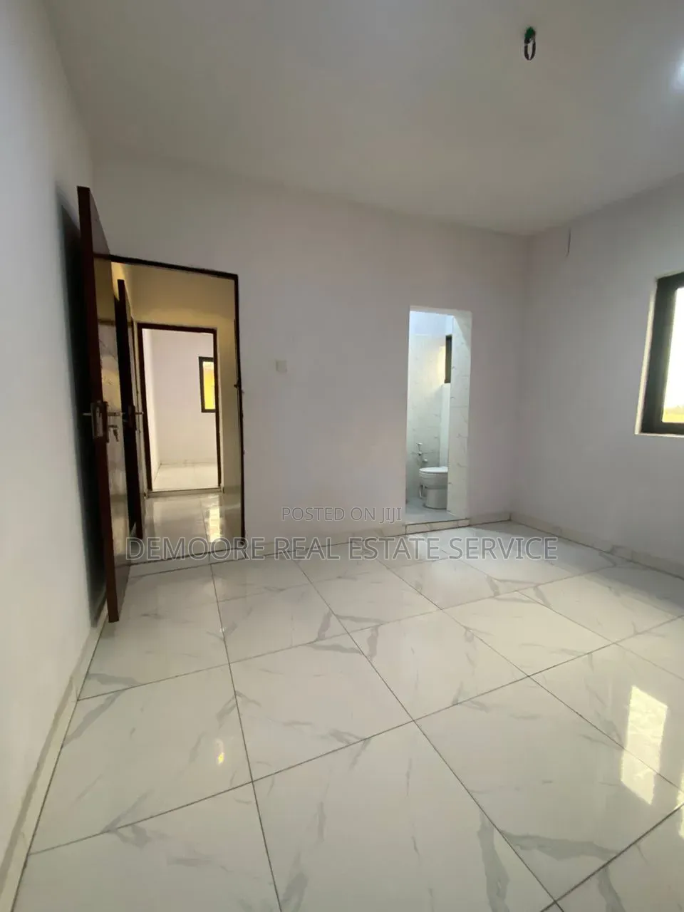 3bdrm Apartment in Jakande Estate, Oke-Afa for rent