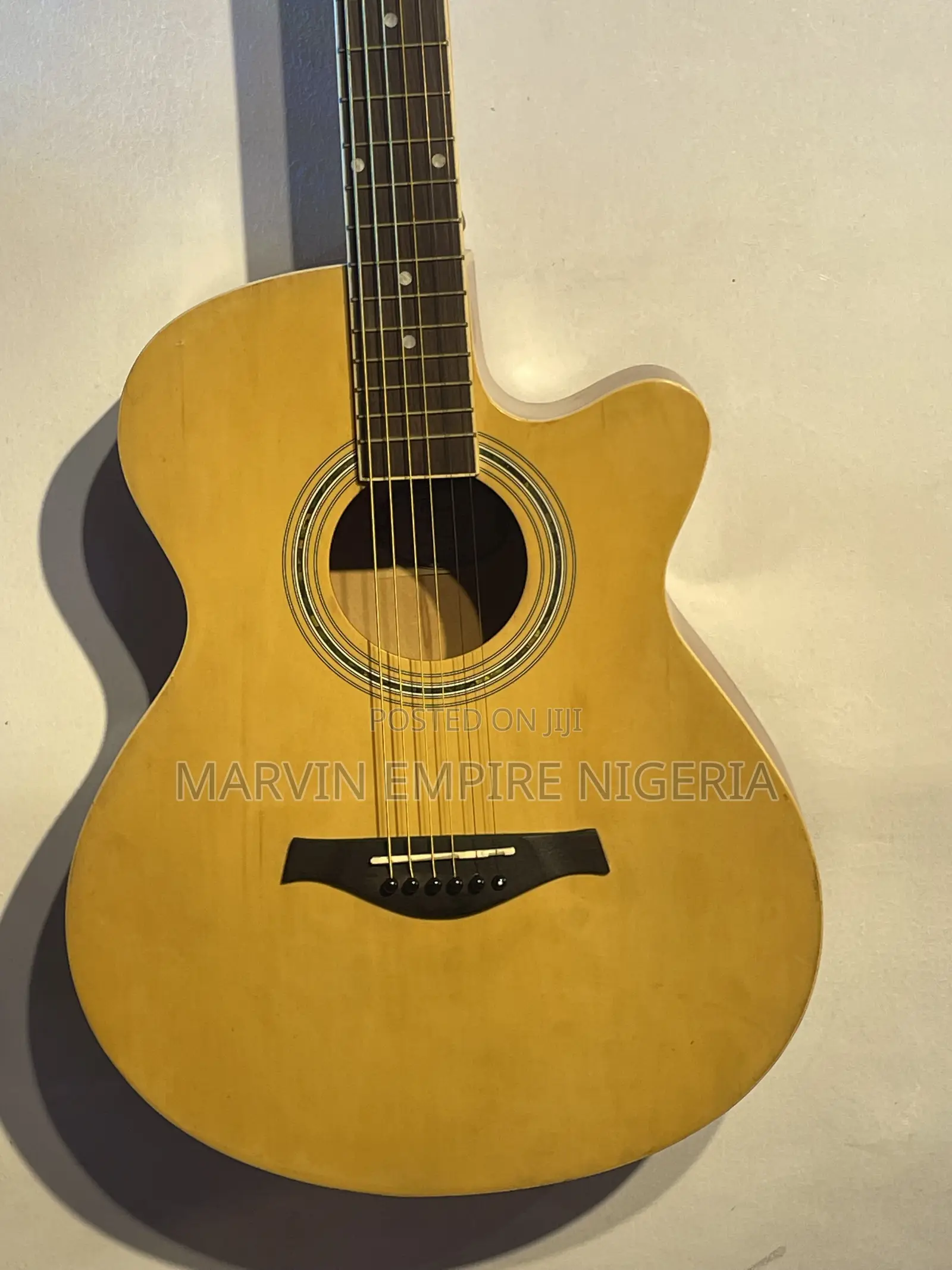 Chard Natural-Finish Cut-Away Acoustic Guitar With Bag