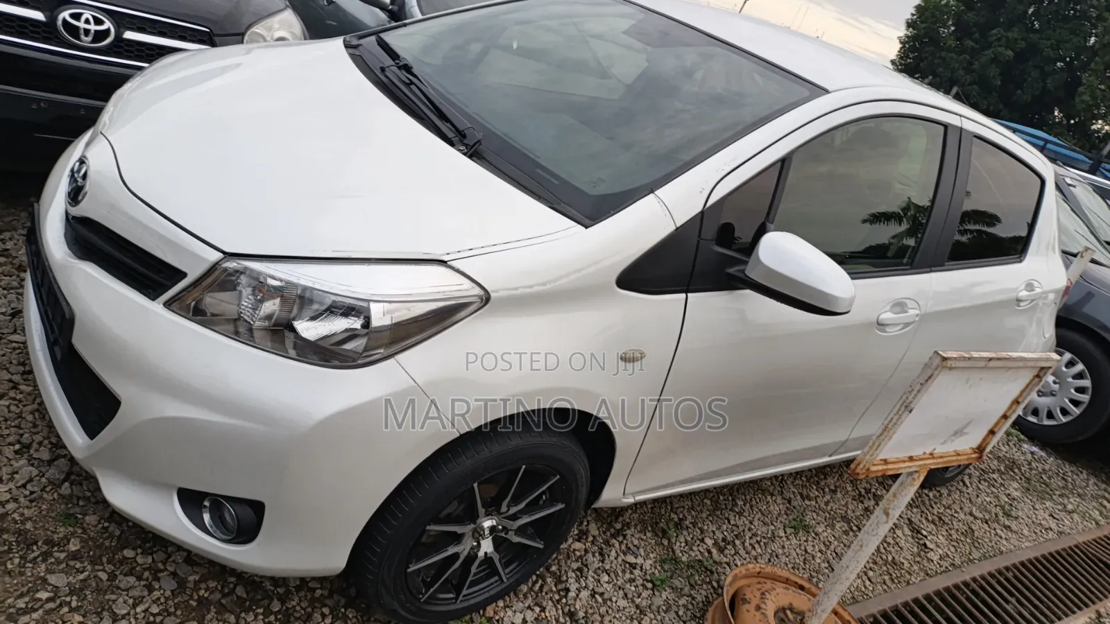 Toyota Yaris 2012 White
