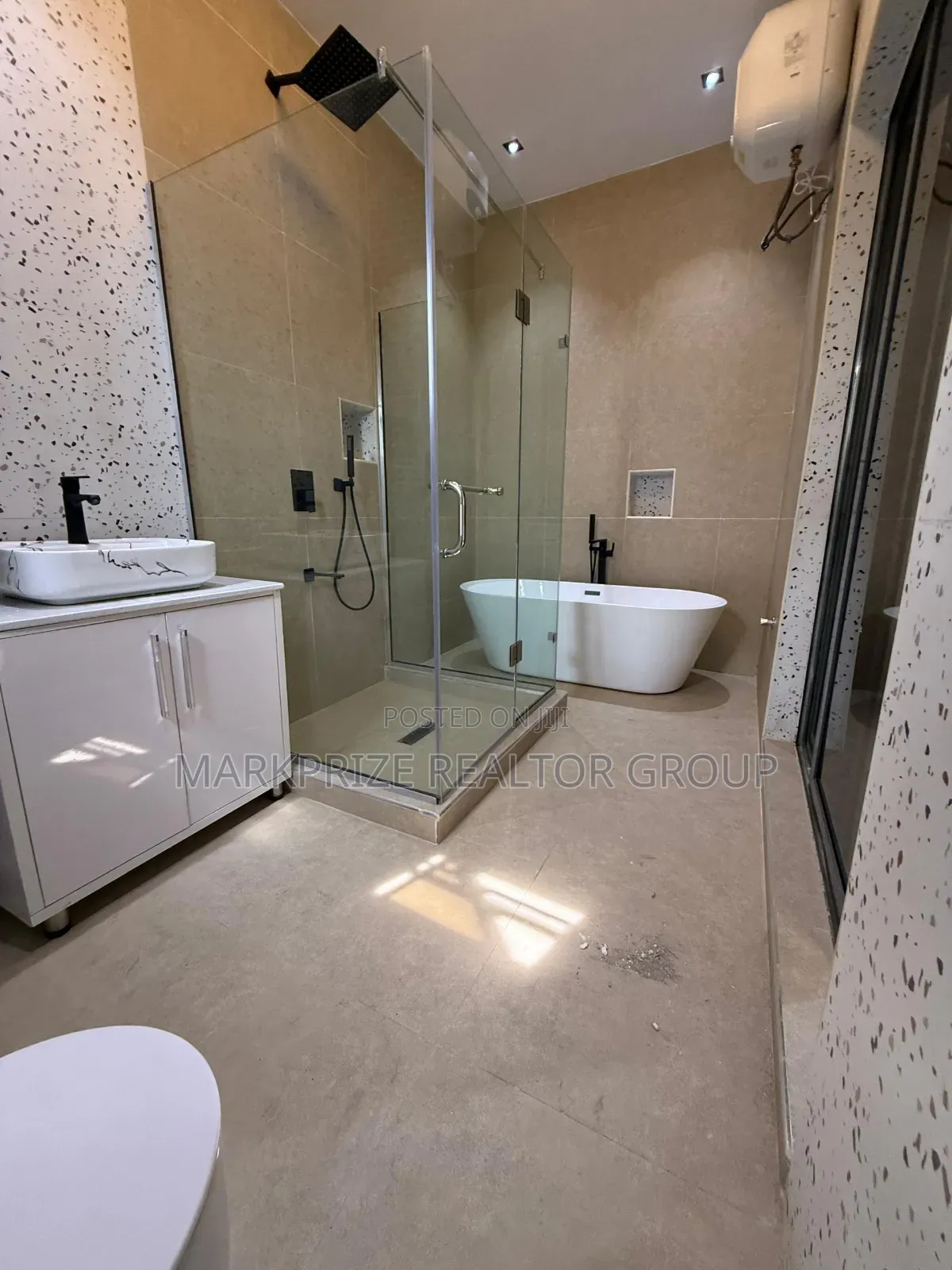 4bdrm Duplex in Surulere Lagos for sale