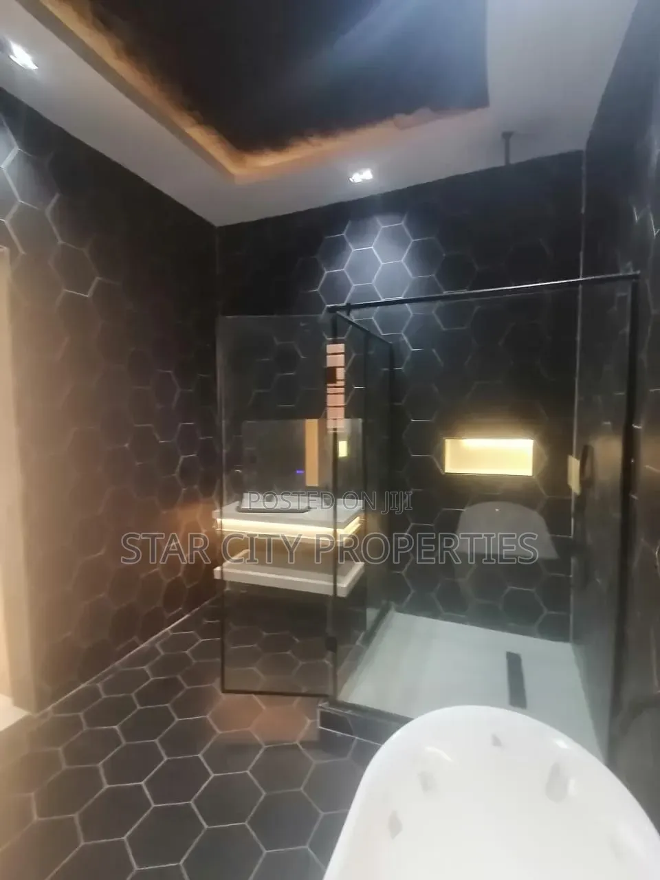 5bdrm Duplex in Lekki Phase 1 for sale