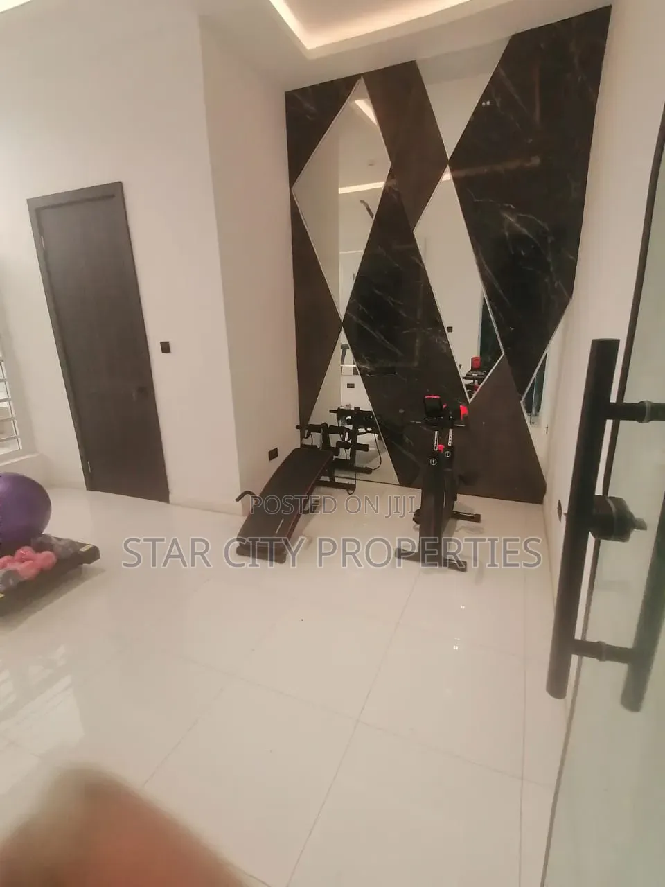 5bdrm Duplex in Lekki Phase 1 for sale
