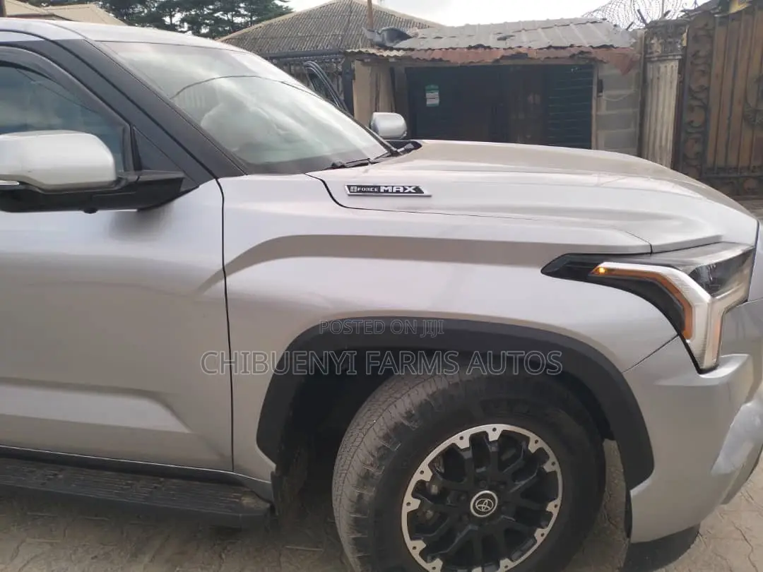 Toyota Sequoia 2024 Silver