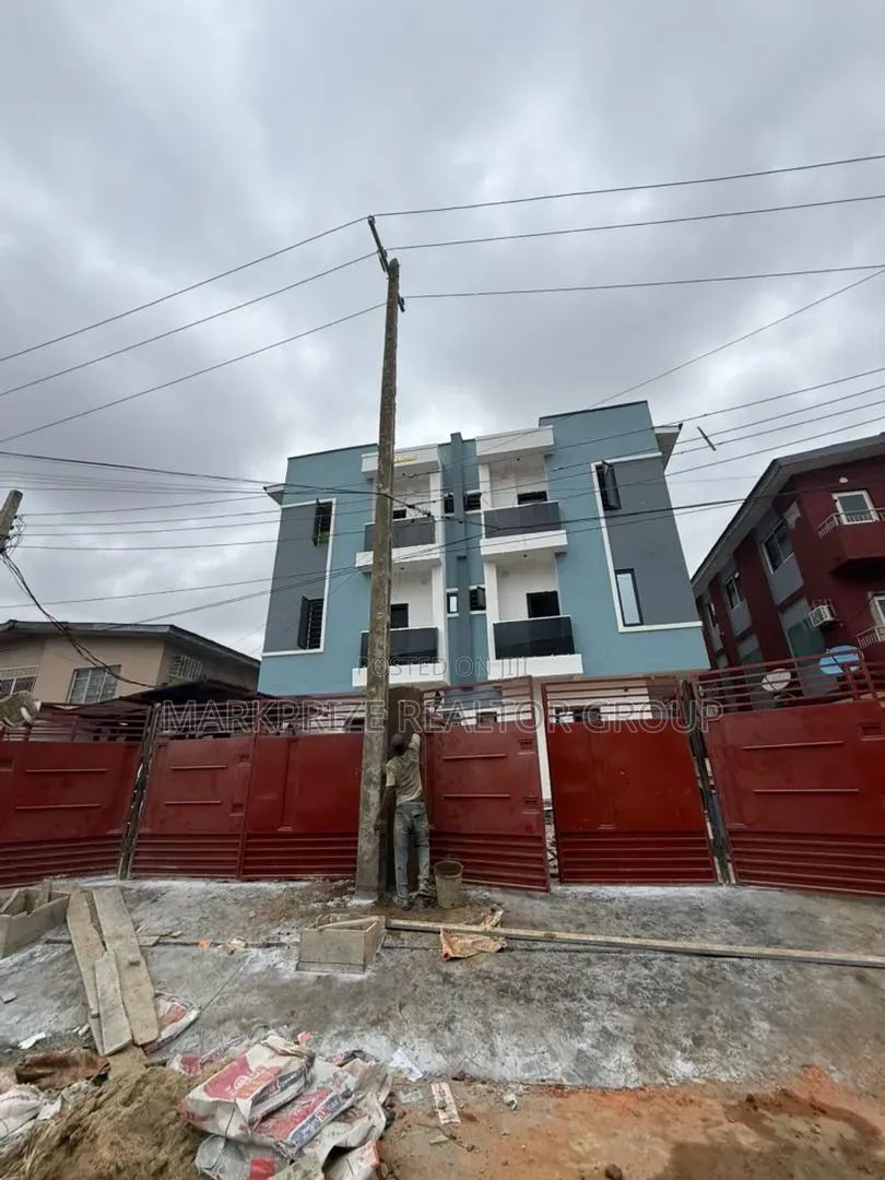 4bdrm Duplex in Gbagada Lagos for sale