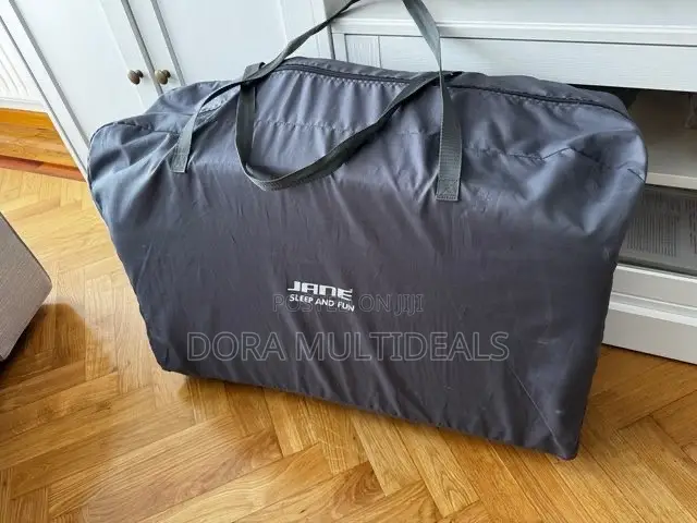 Portable Baby Cot With Carry Bag! And Mosquito Net