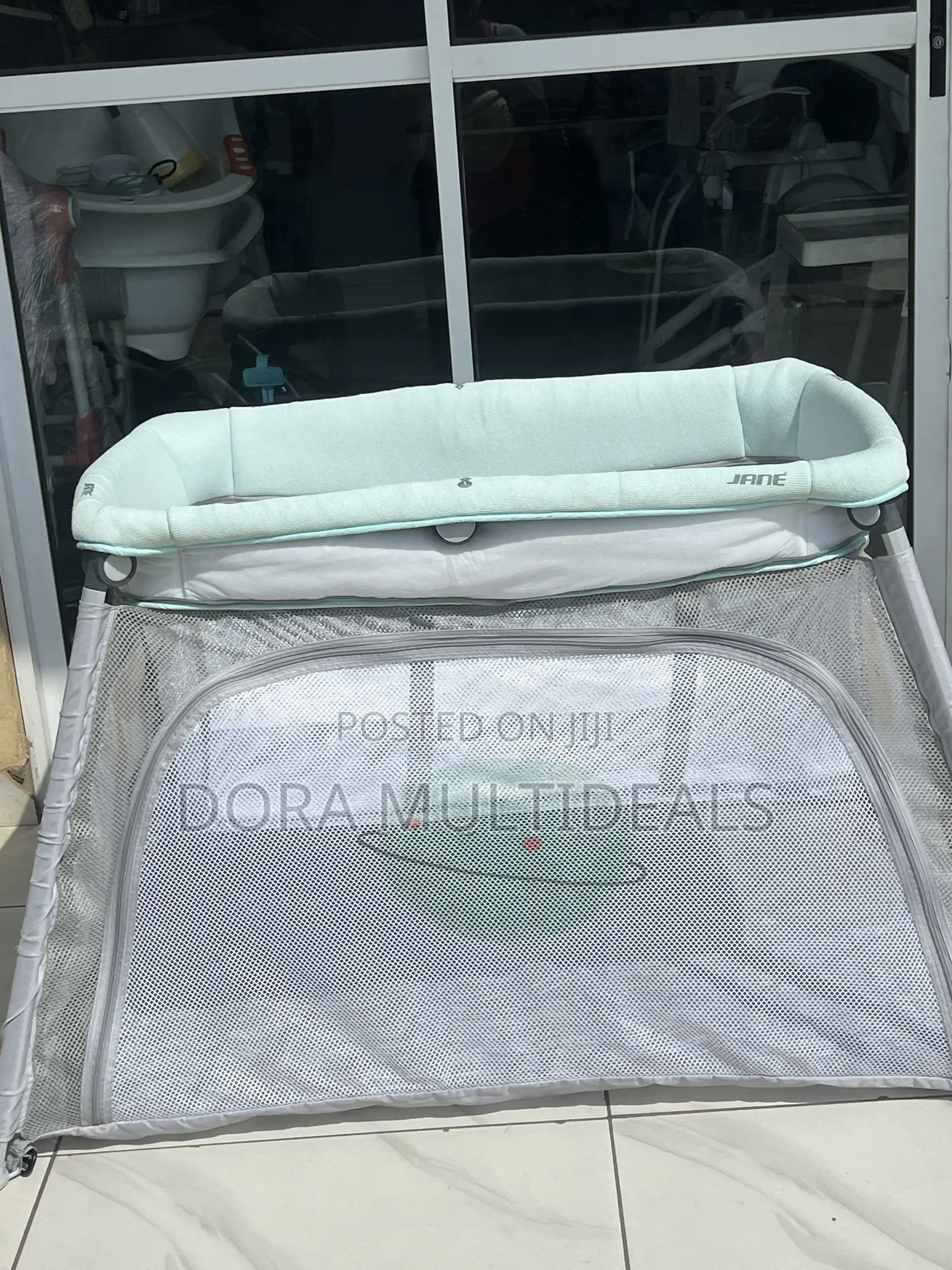 Portable Baby Cot With Carry Bag! And Mosquito Net