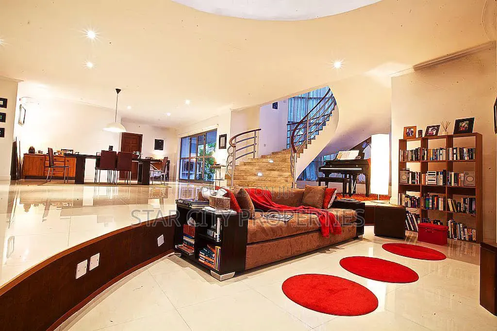 5bdrm Duplex in Vgc for sale