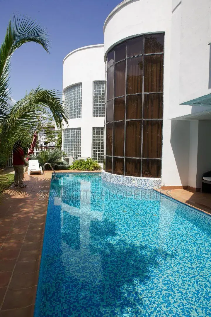 5bdrm Duplex in Vgc for sale