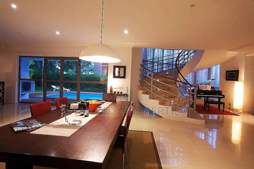 5bdrm Duplex in Vgc for sale