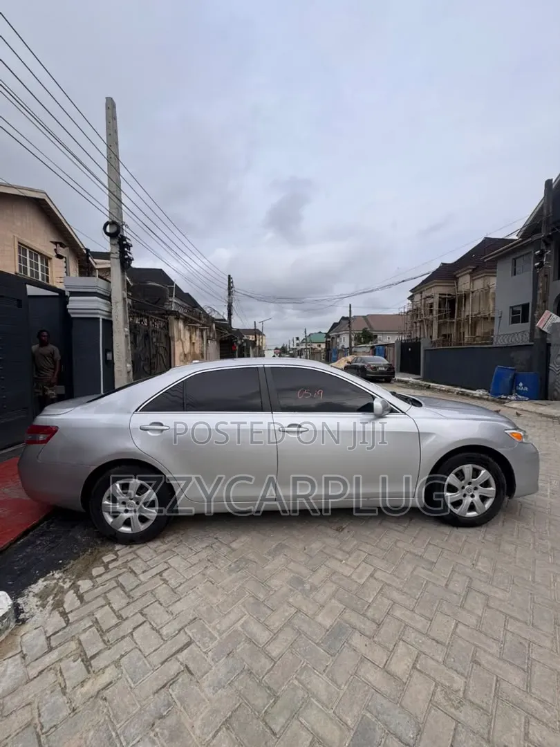 Toyota Camry 2011 Silver