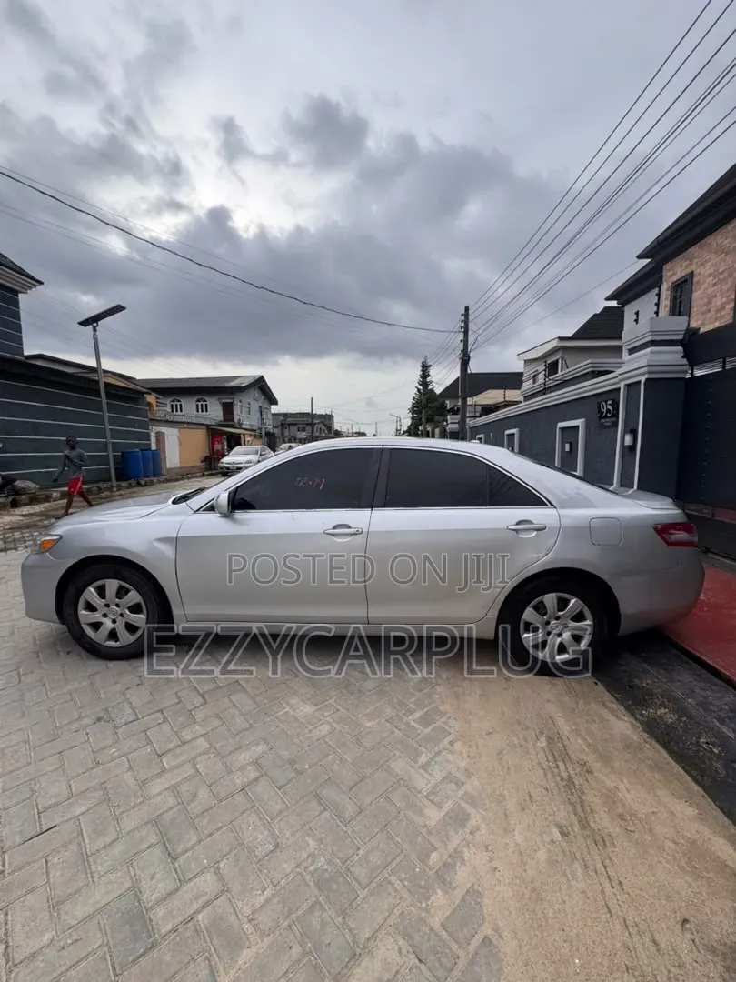 Toyota Camry 2011 Silver