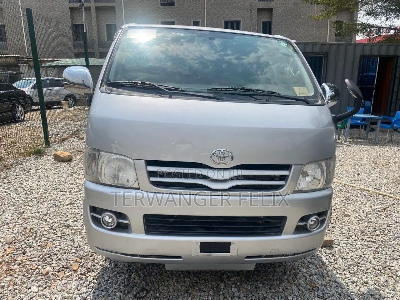 Toyota HiAce 2015 Silver