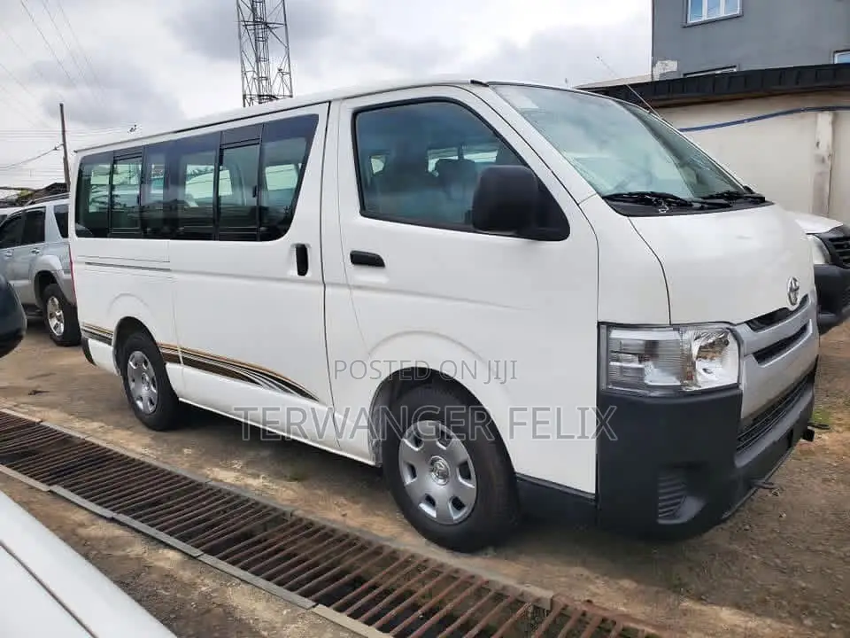 Toyota HiAce 2002 White