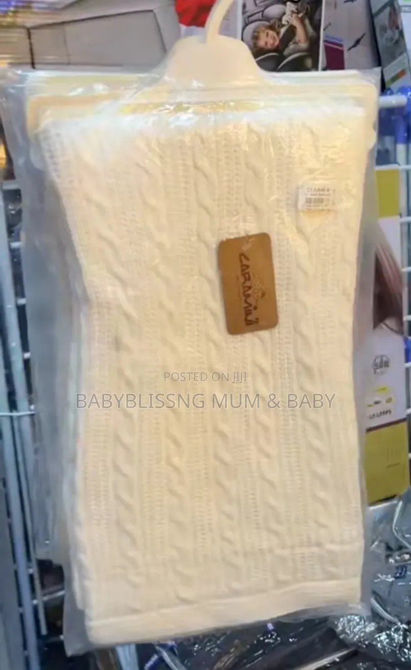 Caramini Baby Shawl