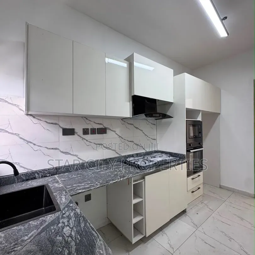 2bdrm Apartment in Chevron for sale