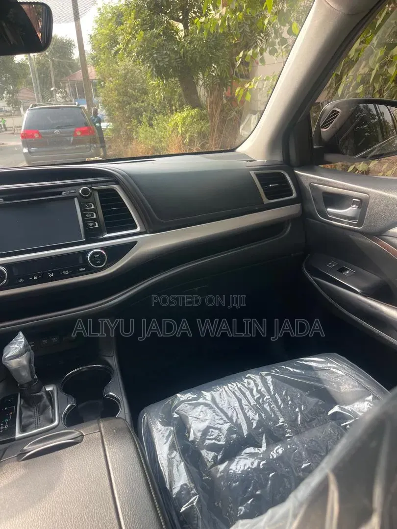 Toyota Highlander 2019 Silver