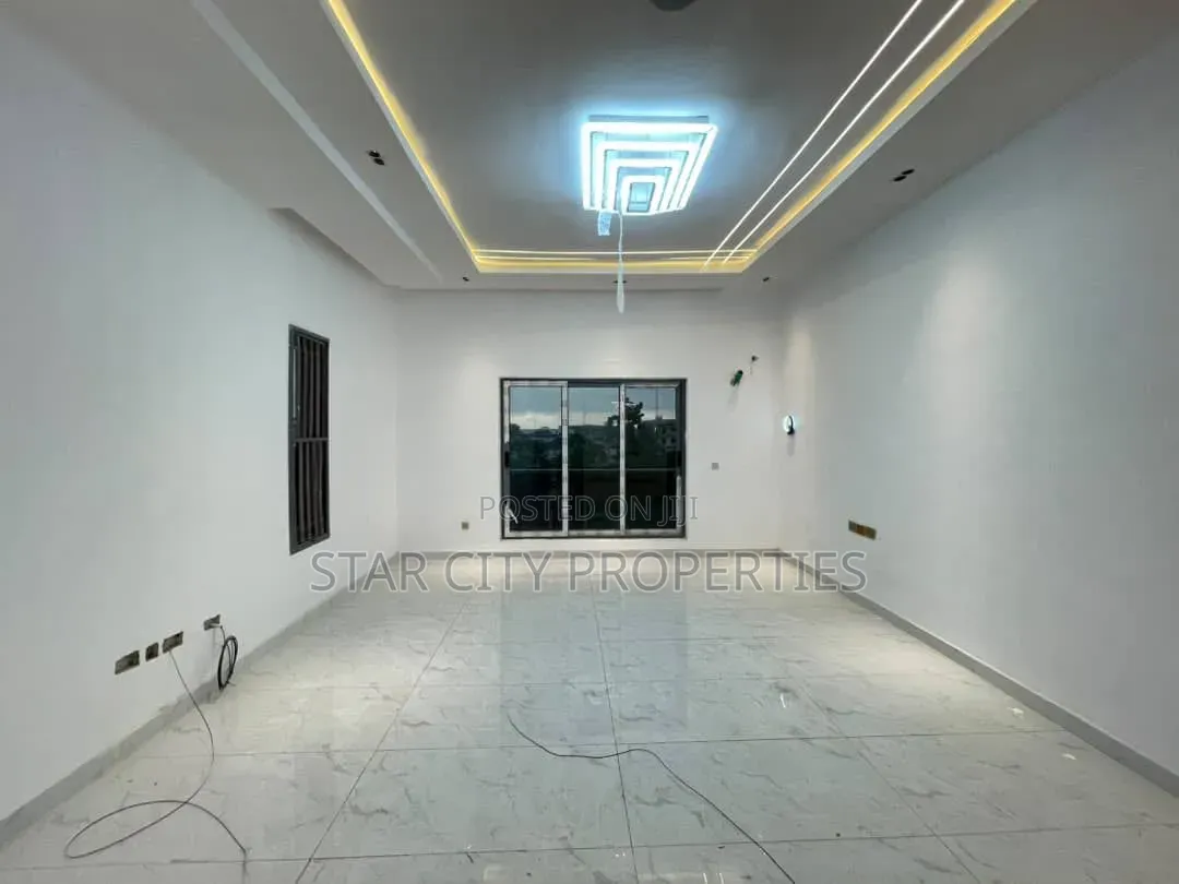 4bdrm Apartment in Ikeja Gra Lagos for rent