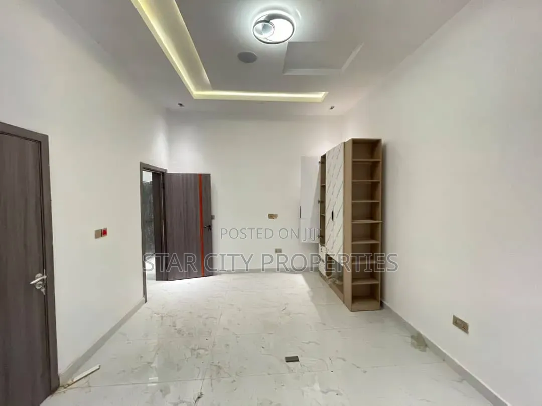 4bdrm Apartment in Ikeja Gra Lagos for rent