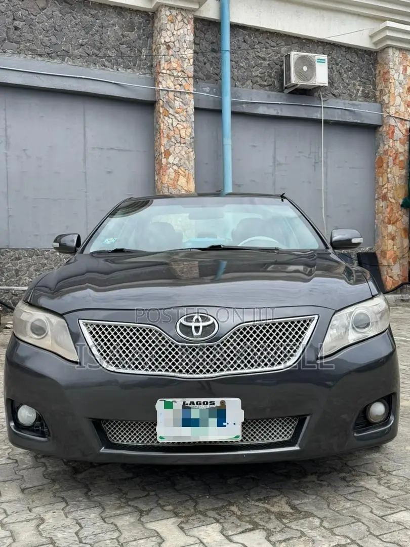 Toyota Camry 2011 Gray
