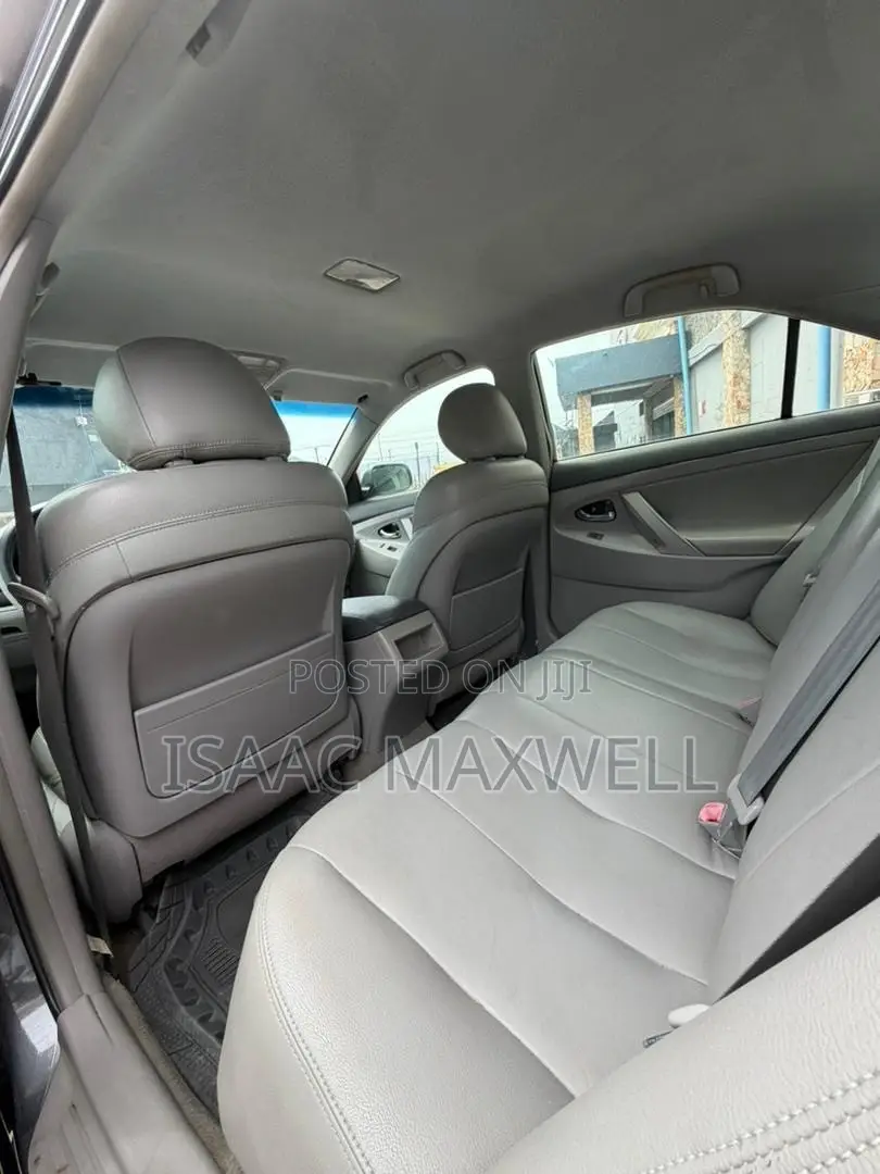 Toyota Camry 2011 Gray