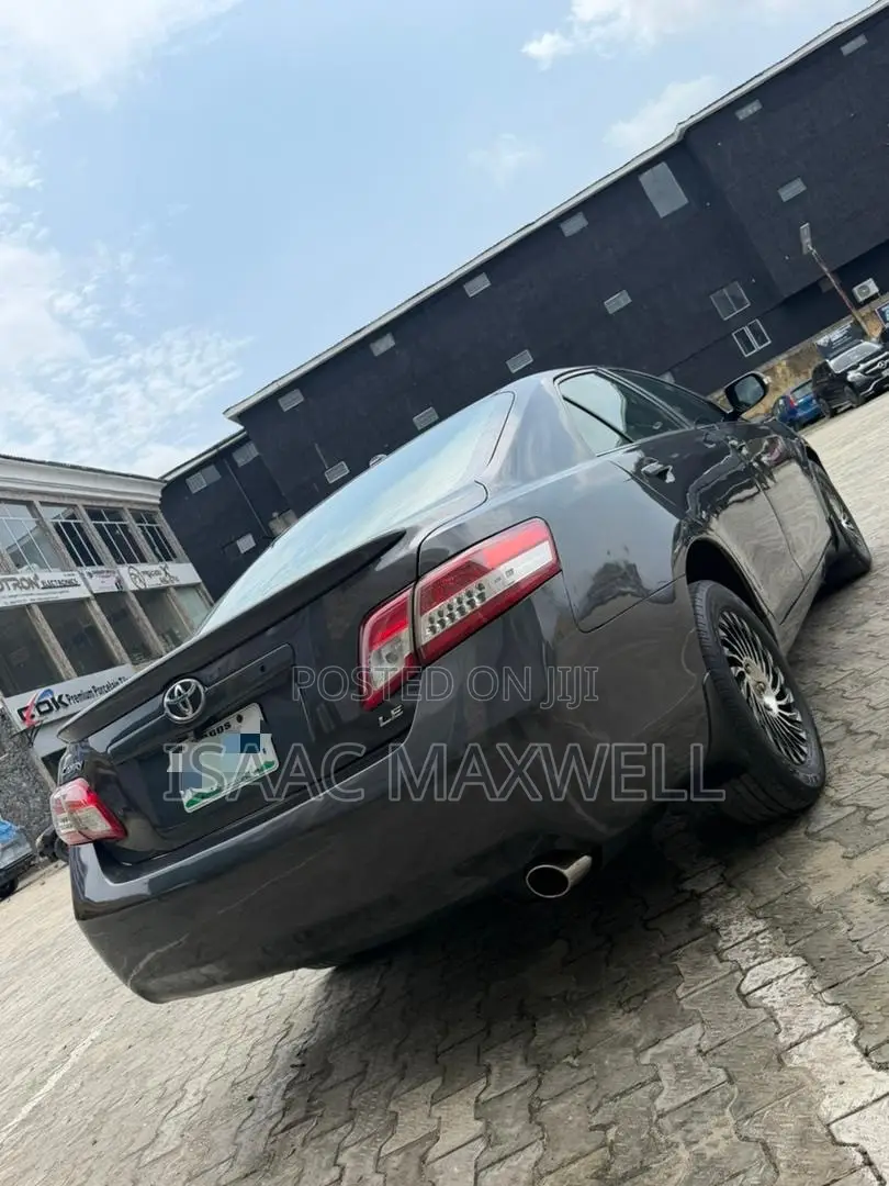 Toyota Camry 2011 Gray