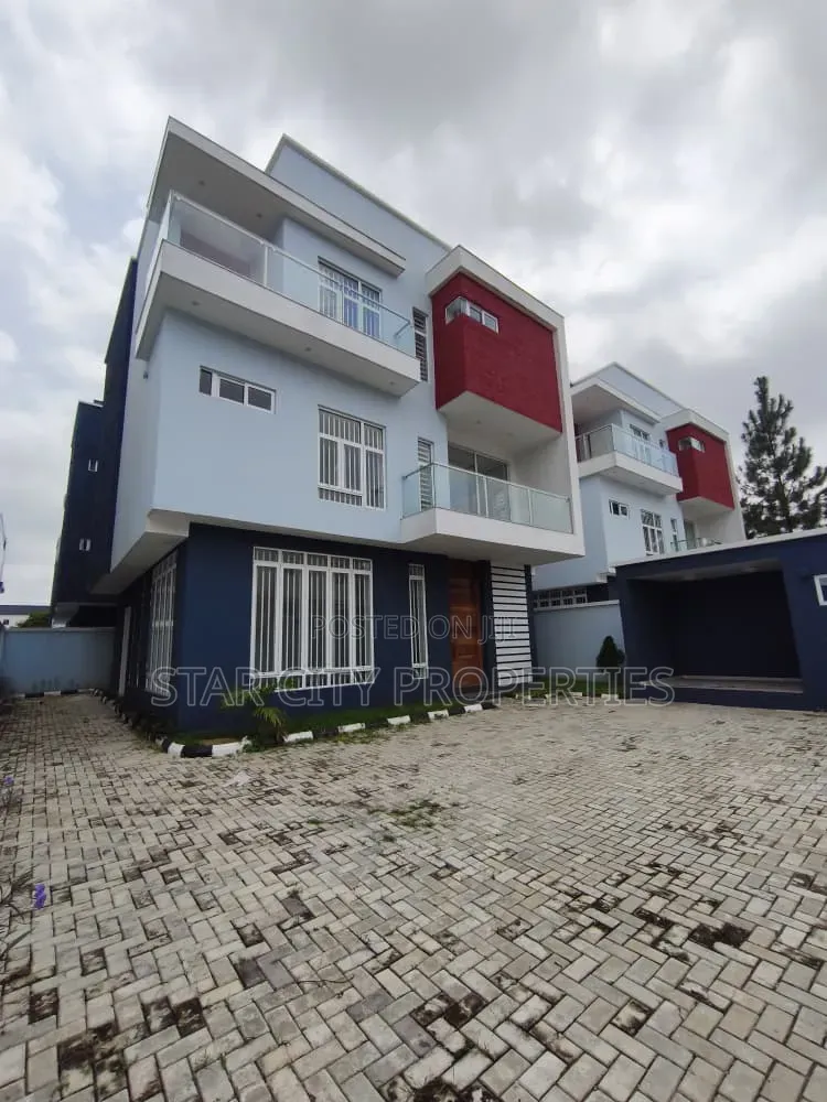 4bdrm Duplex in Ikeja for rent