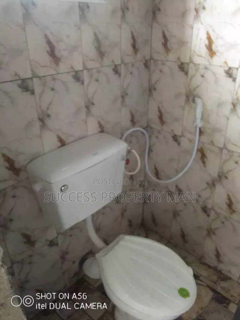 3bdrm Block of Flats in Mgbesularu, Rumuodara for rent