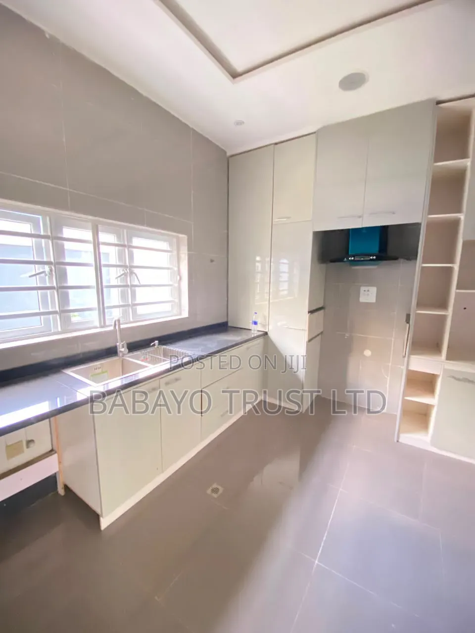 4bdrm Duplex in Iyanganku for rent