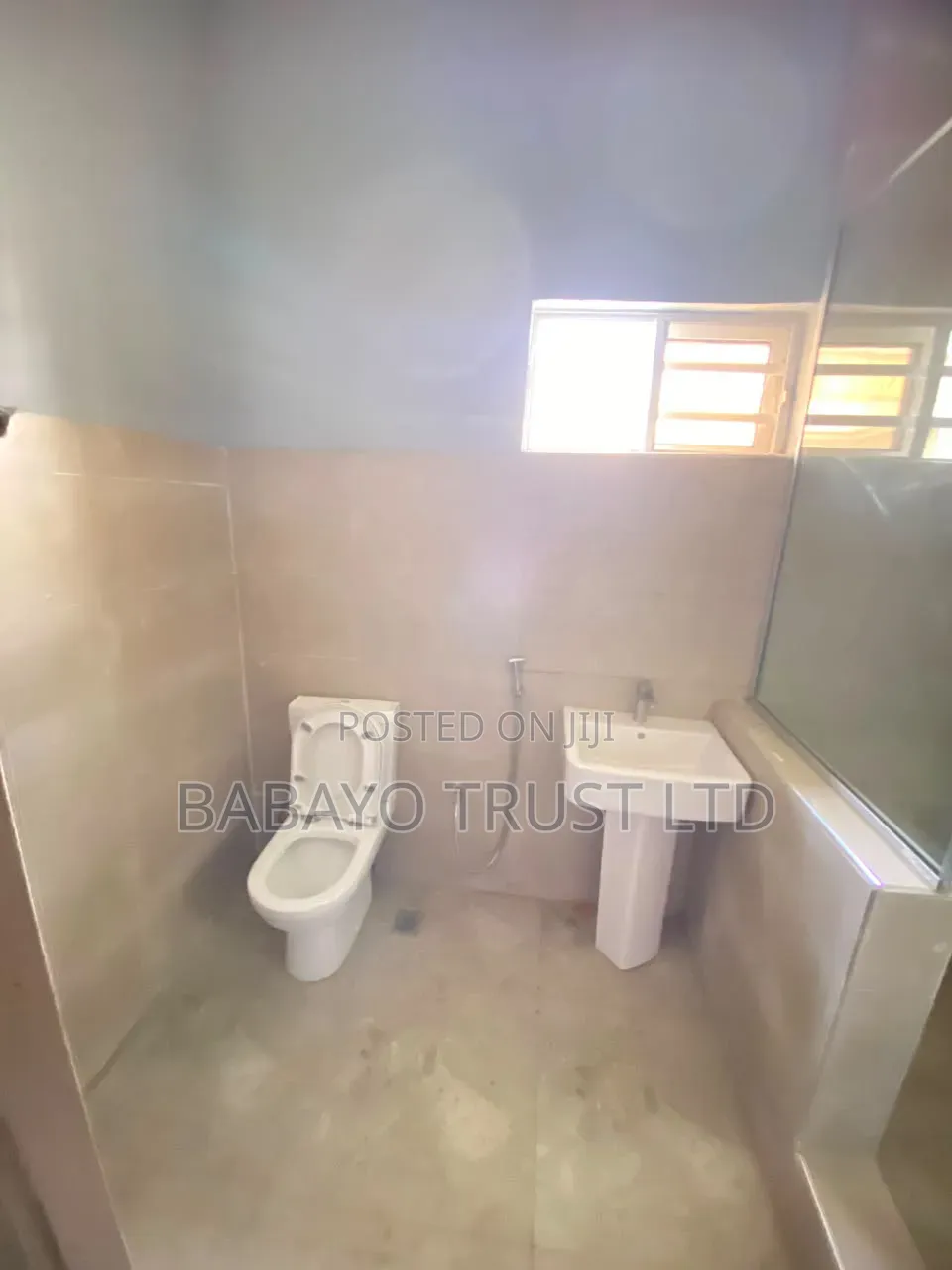 4bdrm Duplex in Iyanganku for rent