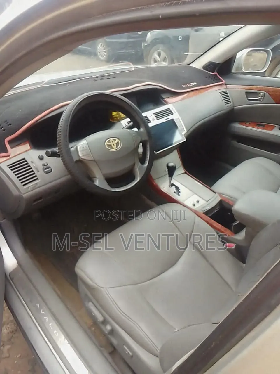 Toyota Avalon 2010 Silver