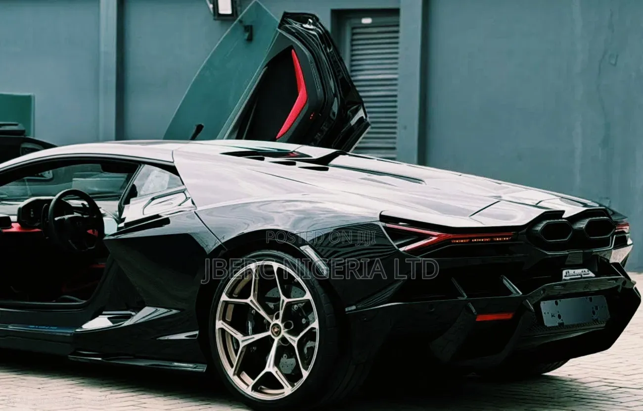 New Lamborghini Urus 2025 Black