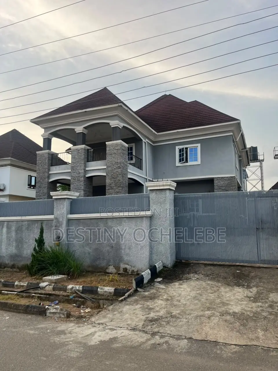 5bdrm Duplex in Gwarinpa for sale