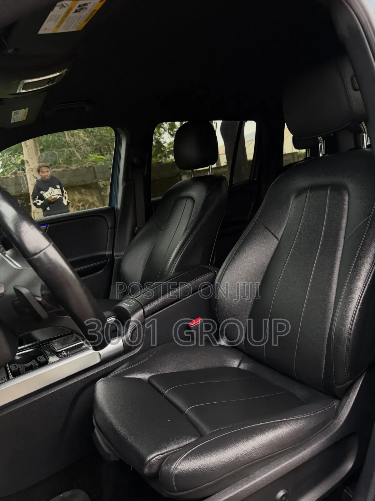Mercedes-Benz GLB-Class 2022 Blue
