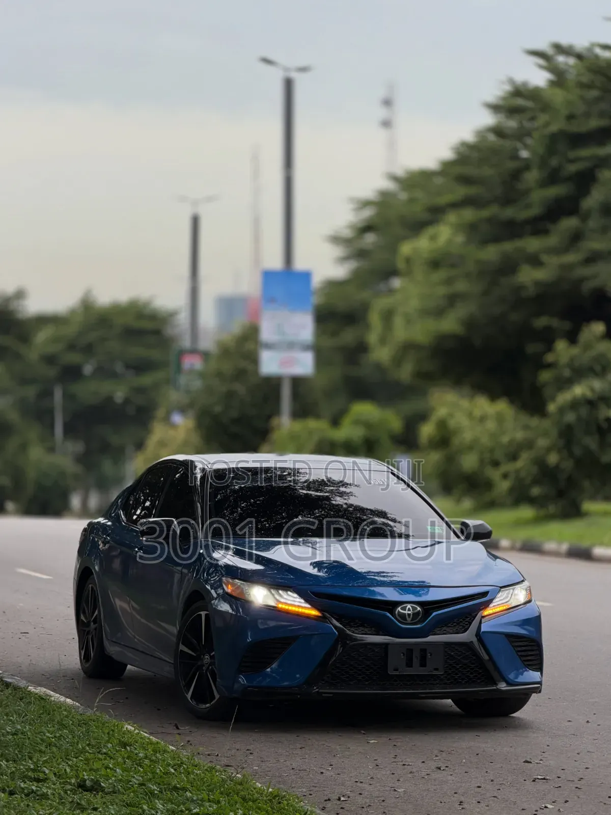 Toyota Camry 2021 Blue