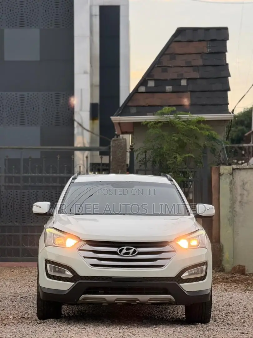 Hyundai Santa Fe 2013 White