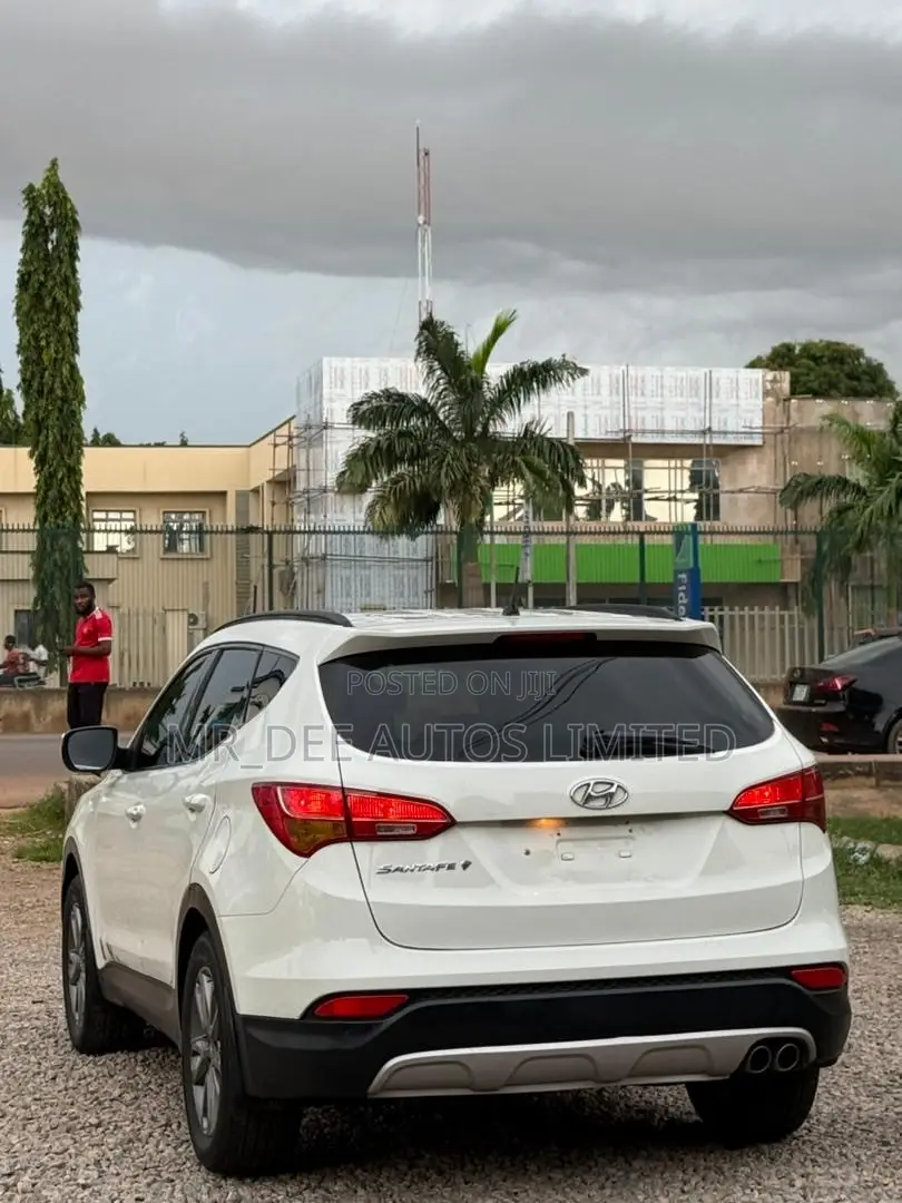 Hyundai Santa Fe 2013 White