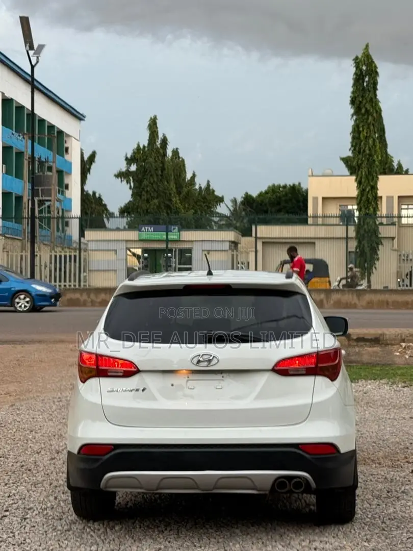 Hyundai Santa Fe 2013 White