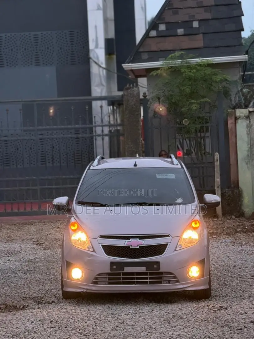 Chevrolet Spark 2011 Beige