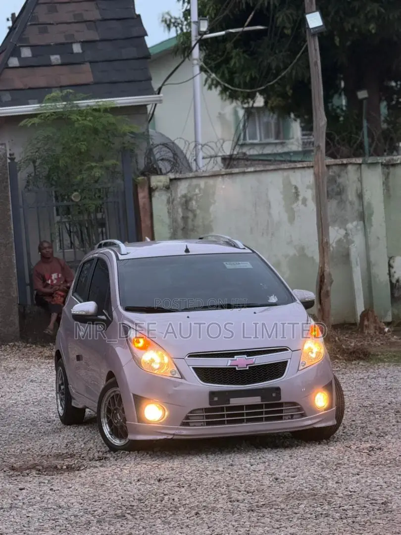 Chevrolet Spark 2011 Beige
