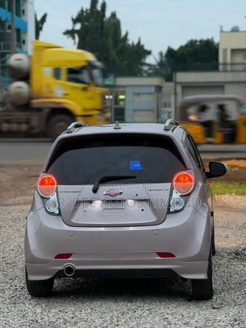 Chevrolet Spark 2011 Beige