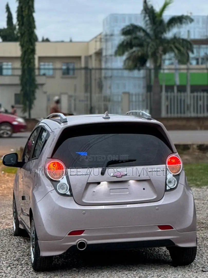 Chevrolet Spark 2011 Beige