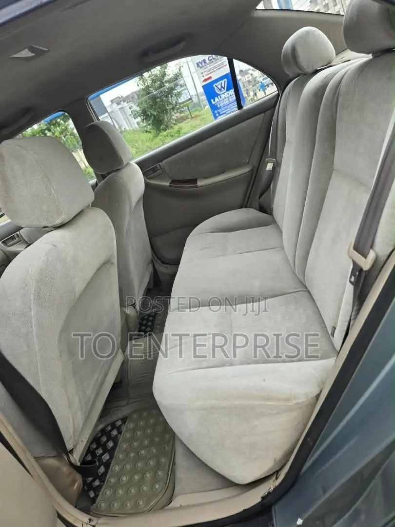 Toyota Corolla 2004 Gray