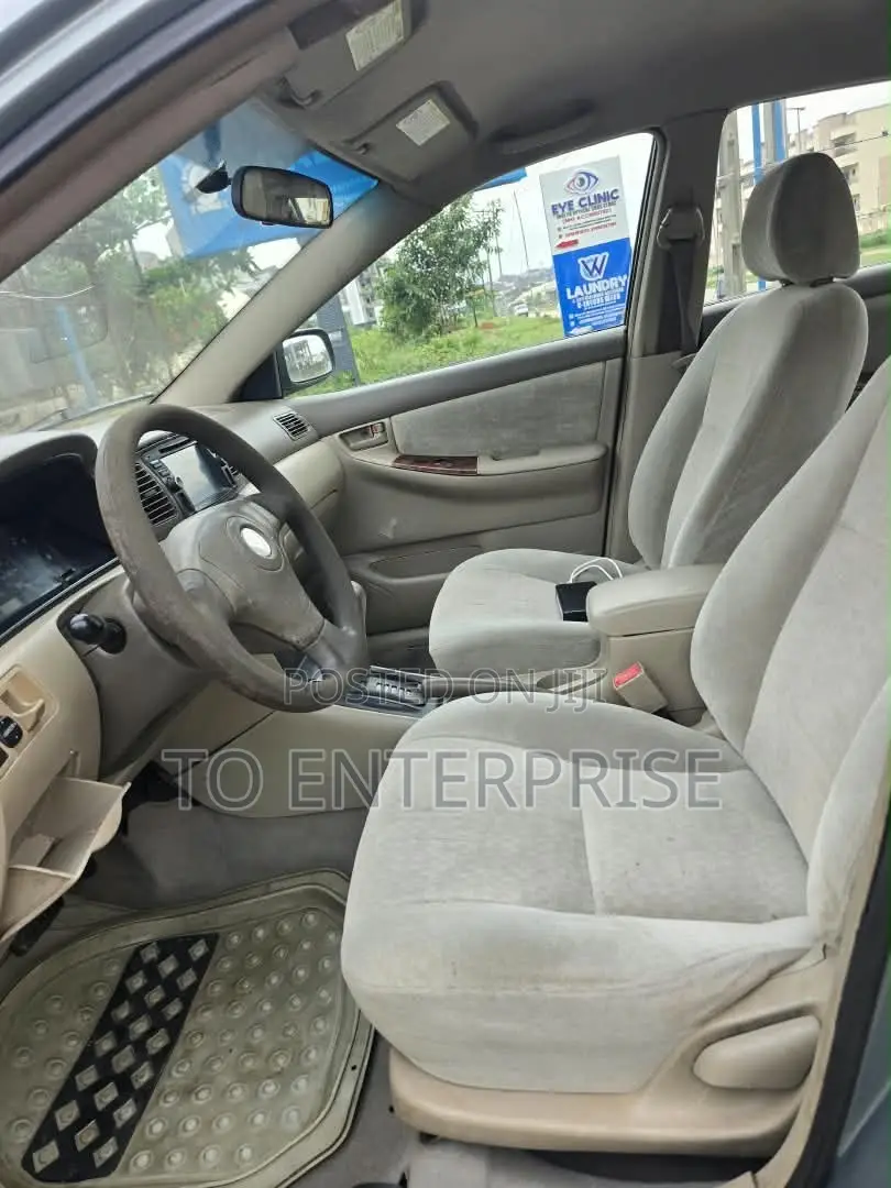 Toyota Corolla 2004 Gray