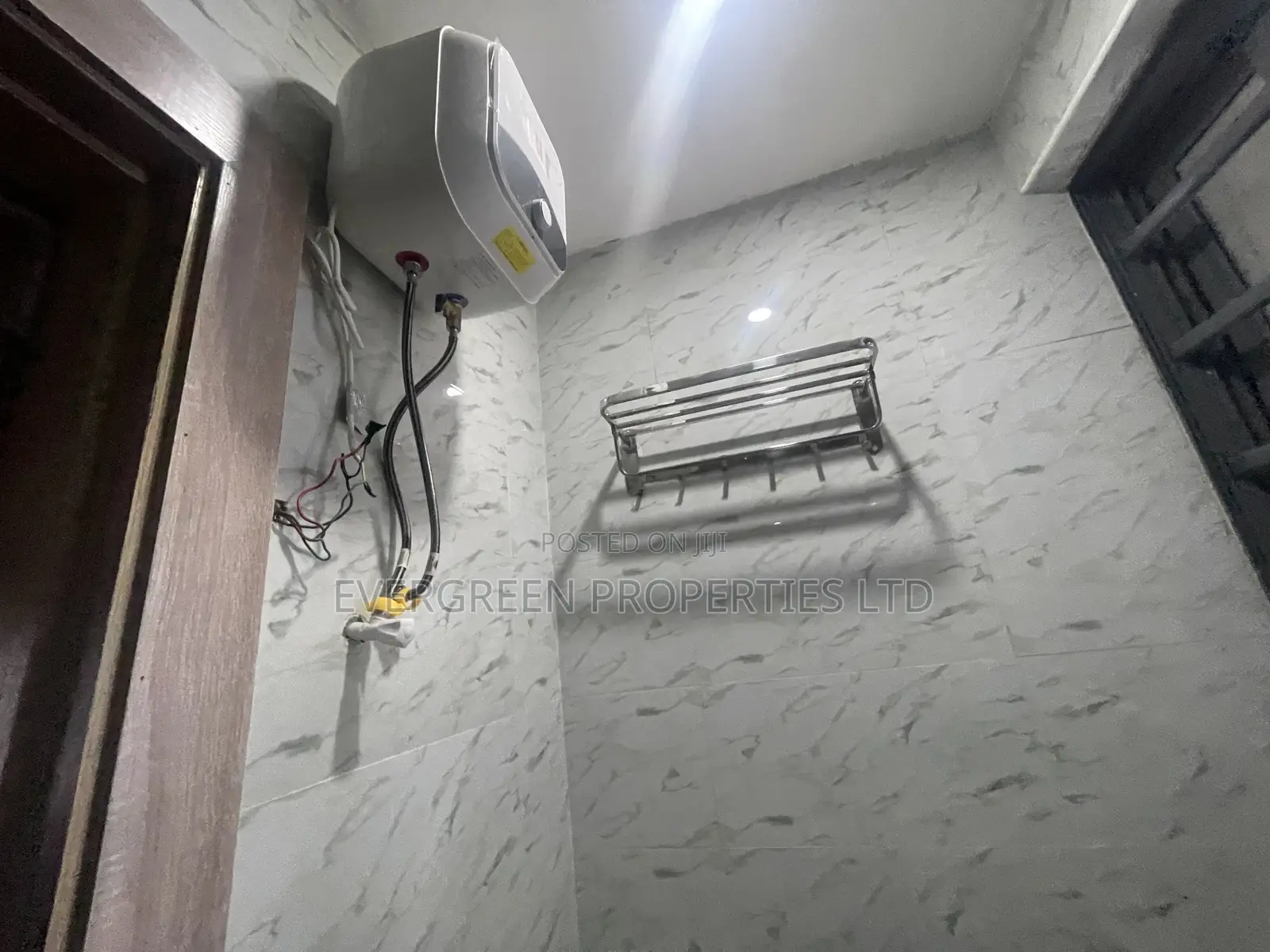 Furnished 3bdrm Apartment in Kofo Abayomi for sale